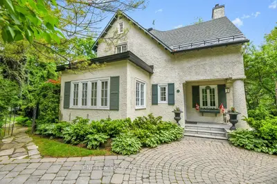 202 Cloverdale Road, Rockcliffe Park, On K1m 0x2