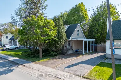 252 Woodroffe Avenue, Woodroffe, On K2a 3v4