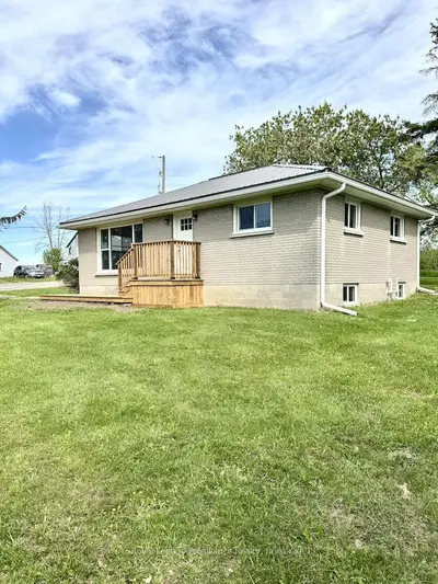 886d Grills Road, Quinte West, On K8n 4z5