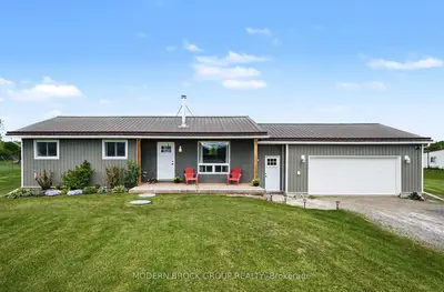 566 Highway 15 Highway, Rideau Lakes, On K0g 1l0