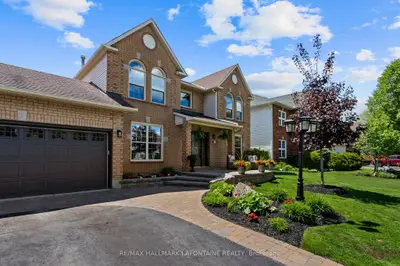 8 Steventon Crescent, Stittsville - Munster - Richmond, On K2s 1g9