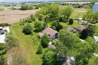 15 Beechwood Avenue, Lambton Shores, On N0n 1j0