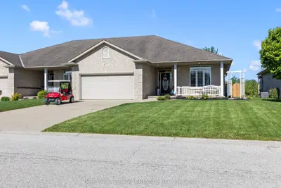 477 1st Avenue, Petrolia, On N0n 1r0