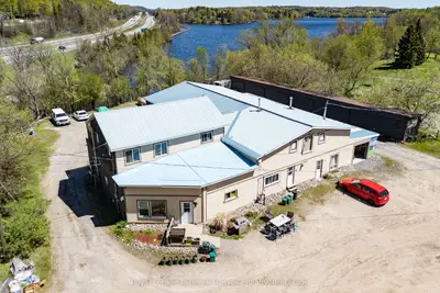 7 East Airport Road, Huntsville, On P1h 1x7