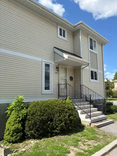30 Mcdermot Court 45, Kanata, On K2l 3v3