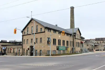 105 Queen Street W 15, Centre Wellington, On N1m 1s6