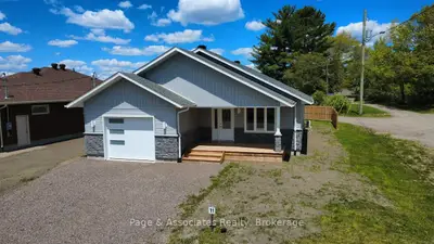 1 Moon Court, West Nipissing, On P2b 3e6