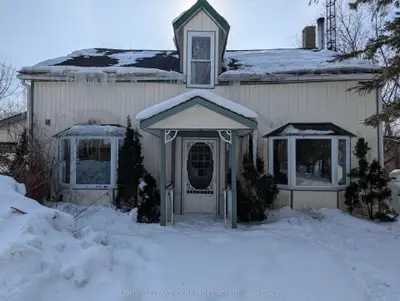 3227 County Road 32, Leeds And The Thousand Islands, On, K0h 2n0