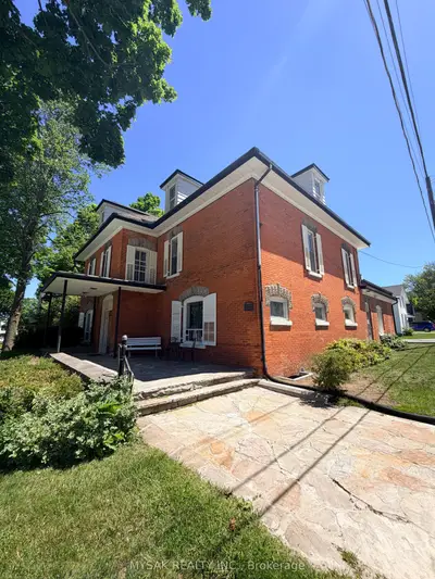 315 Centre Street, North Huron, On N0g 2w0
