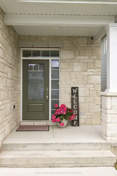 332 Buckthorn Drive, Kingston, On K7p 0s1