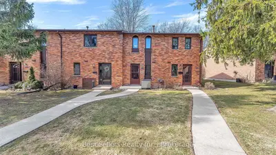 209 E Millbank Drive 26, London South, On N6c 4v9