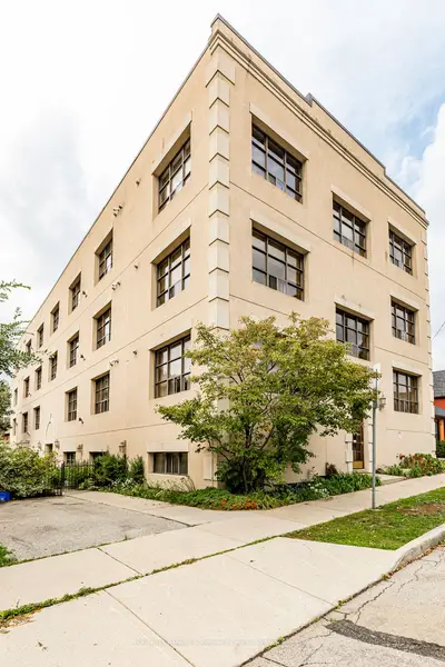 36 Margaret Street 44, Hamilton, On L8p 4c8