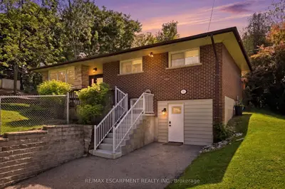 52 Grand Avenue, Haldimand, On N3w 2j5