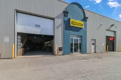 1528 Star Top Road, Cyrville - Carson Grove - Pineview, On K1b 3w6