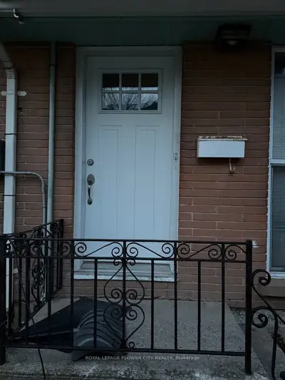 30 Woodward Avenue Upper Floor, London North, On N6h 2g7