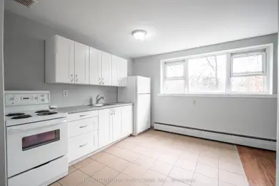 93 High Street 206, London South, On N6c 4j8
