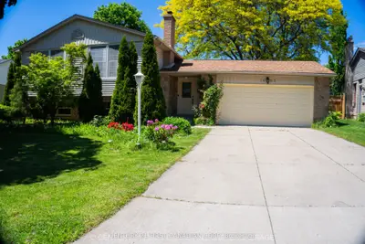 1095 Prince George Road, London North, On N6h 4e2