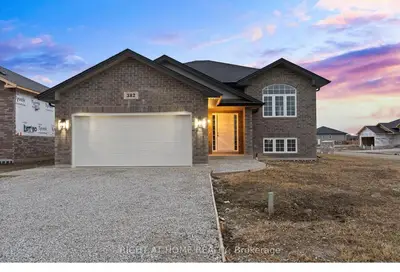 382 Mulberry Lane, Lakeshore, On N8l 1a9