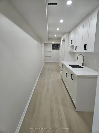 5672 Dorchester Road 14 Lower Level, Niagara Falls, On L2g 4y8