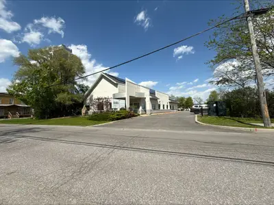 1195 Michael Street, Cyrville - Carson Grove - Pineview, On K1j 7t2