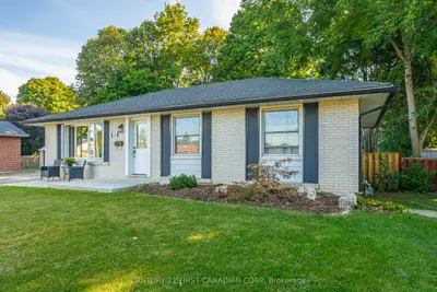 384 Briarhill Avenue, London East, On N5y 1n9