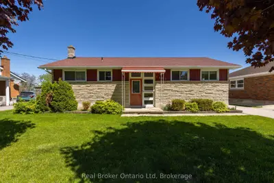 Detached in Owen Sound