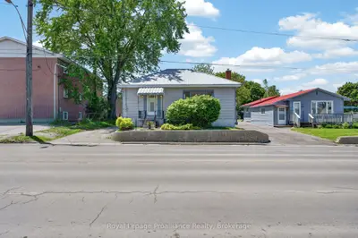 Detached in Belleville