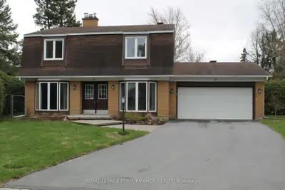 Detached in South of Baseline to Knoxdale