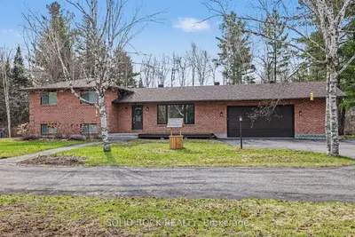 Detached in Beckwith