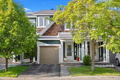 Condo Townhouse in Kanata