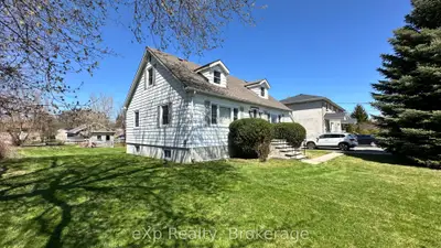 Duplex in Belleville