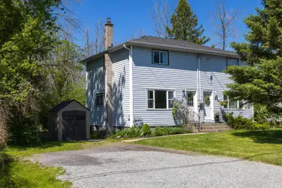 Semi-Detached in Loyalist