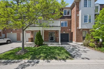Att/Row/Townhouse in Cambridge