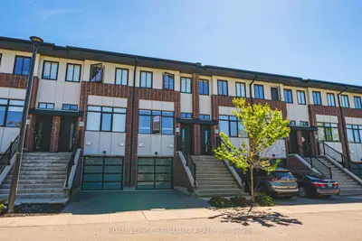 Condo Townhouse in Hamilton
