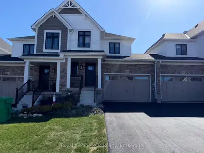 Att/Row/Townhouse in Grey Highlands