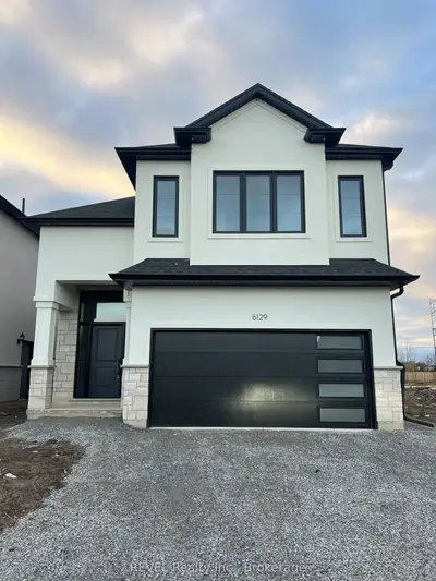 Detached in Niagara Falls