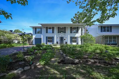 Detached in Alta Vista and Area
