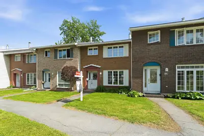 Condo Townhouse in Beacon Hill North - South and Area