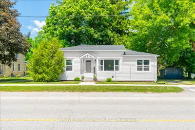 Detached in Bluewater