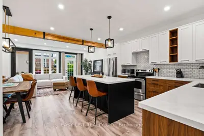 Att/Row/Townhouse in Hamilton