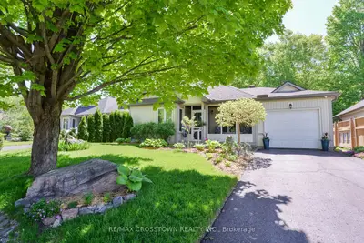Detached in Gravenhurst