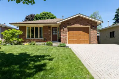 Detached in Brantford