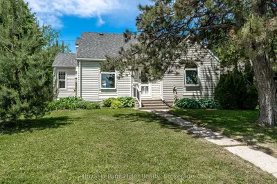 Detached in Stratford