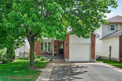 Detached in Cyrville - Carson Grove - Pineview