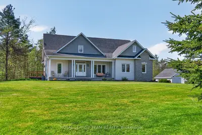 Detached in Mississippi Mills
