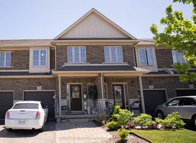 Att/Row/Townhouse in Hamilton