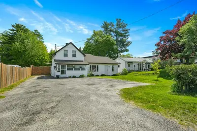 Detached in Parry Sound