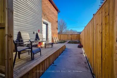 382 Cannon Street E B, Hamilton, On L8l 2c4