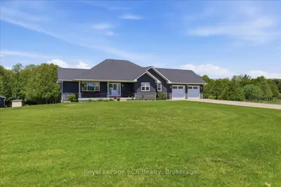 Detached in Minto