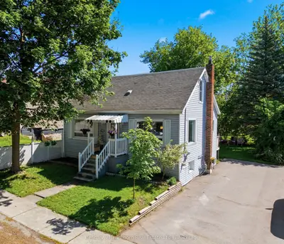 Detached in Belleville